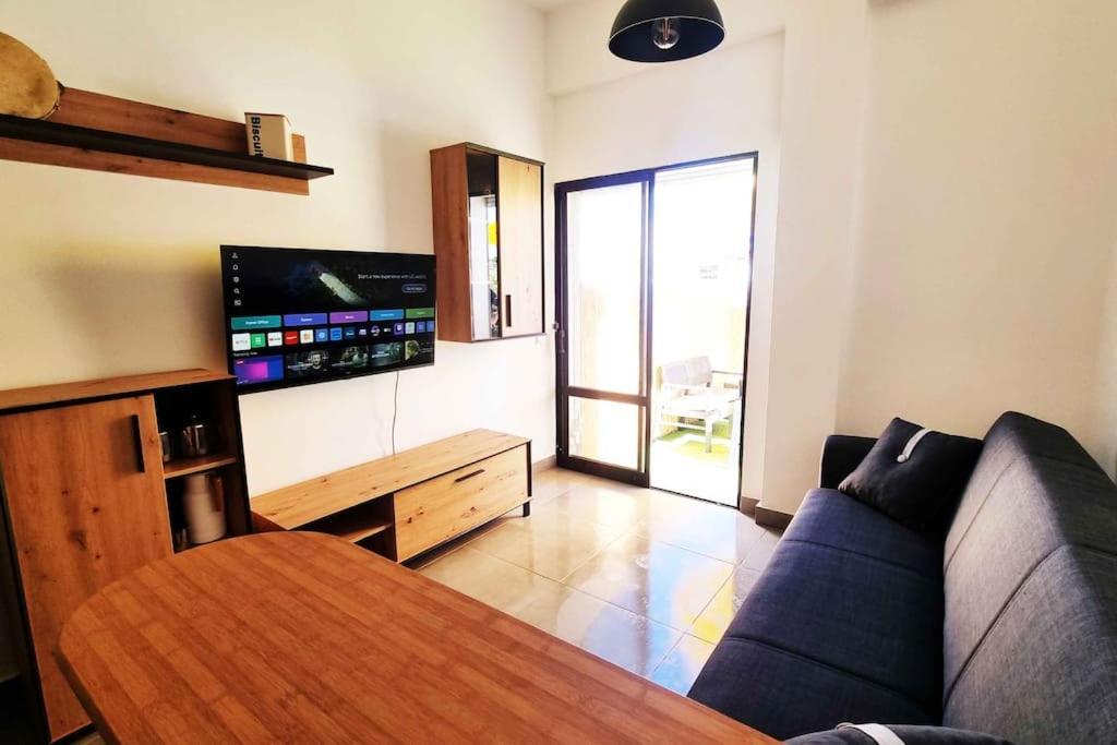 Sun & Fun In Apartment